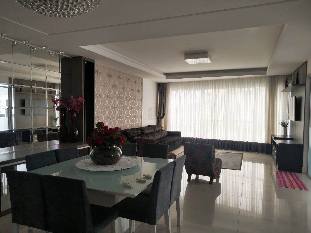 QUADRA MAR — Meia Praia, Itapema