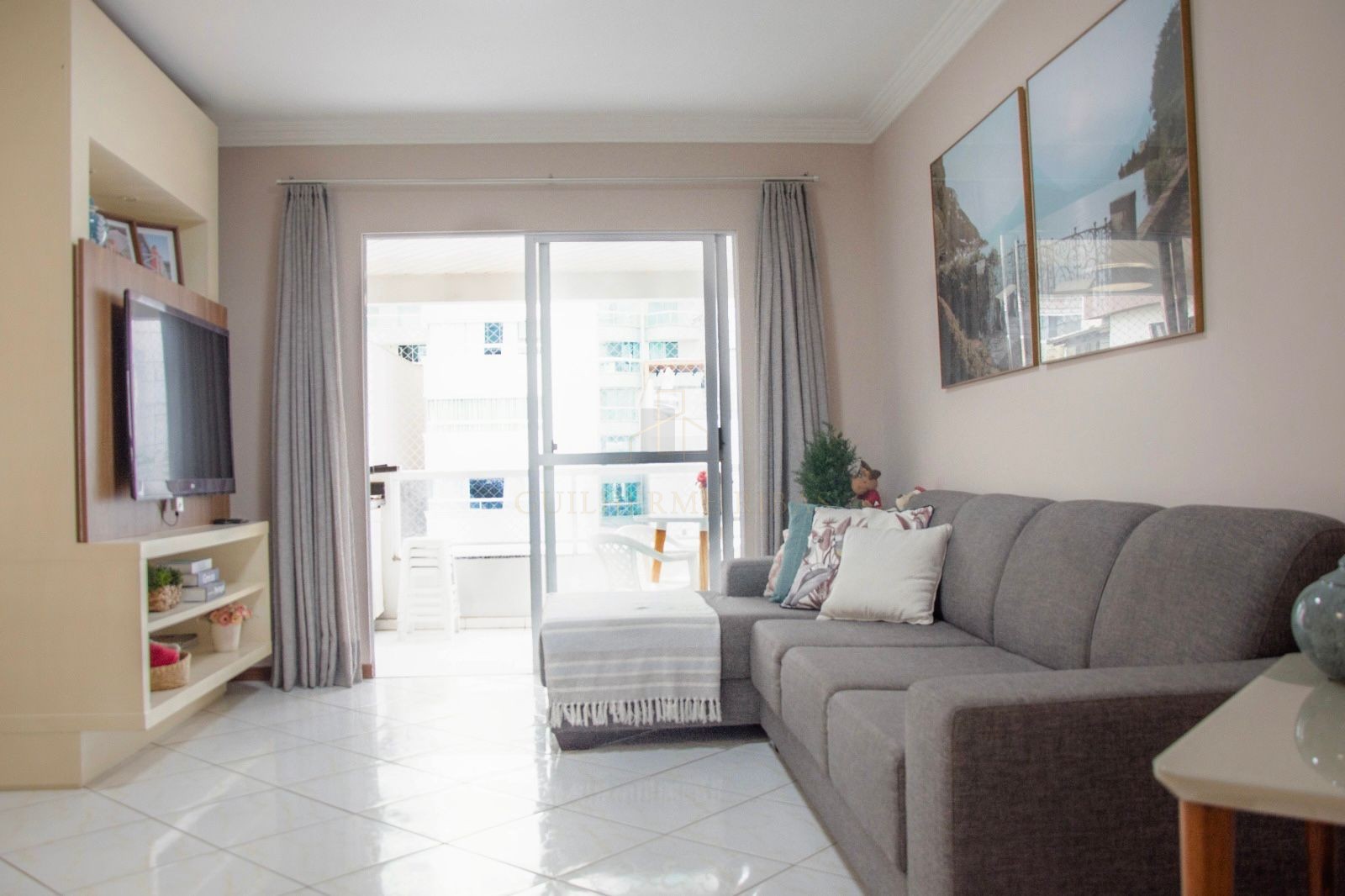 QUADRA MAR — Meia Praia, Itapema